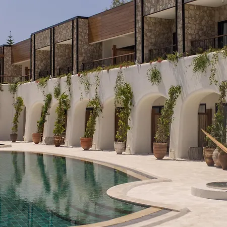 Avantgarde Refined 5*