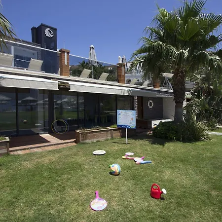 Avantgarde Refined ホテル