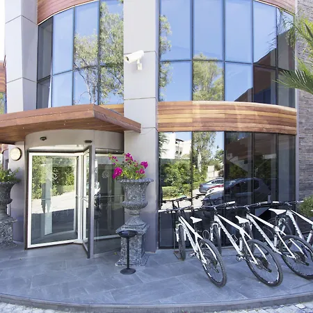 ホテル Avantgarde Refined 5*